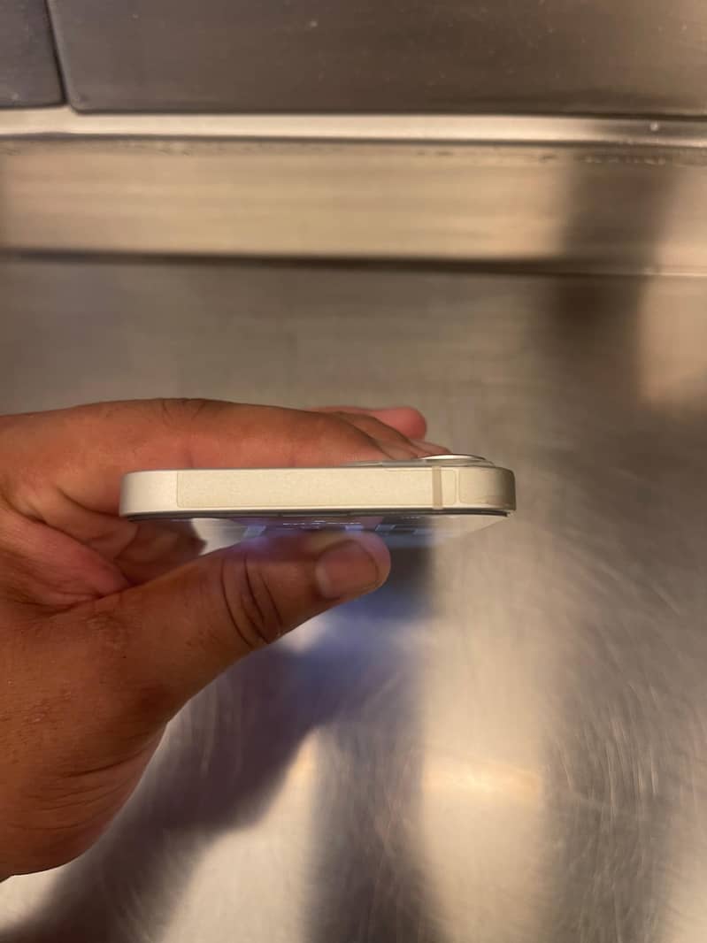 Apple iPhone 13 2