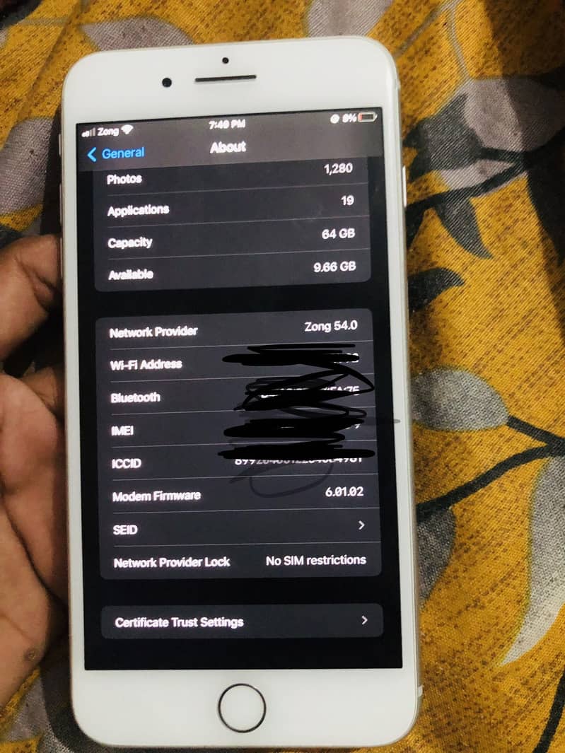Apple iPhone 8 Plus 1