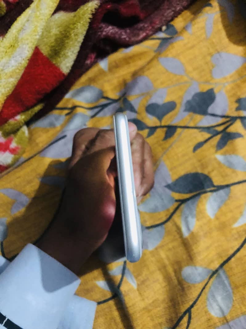 Apple iPhone 8 Plus 2
