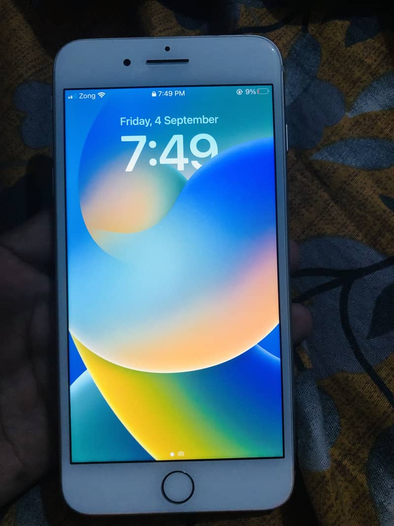 Apple iPhone 8 Plus 5