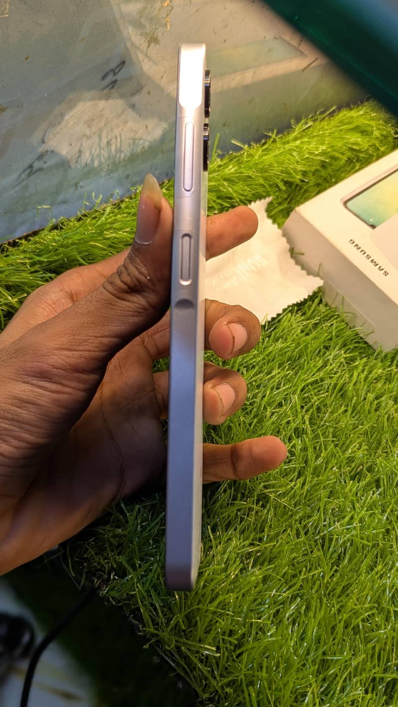 Samsung Mobile A06 7