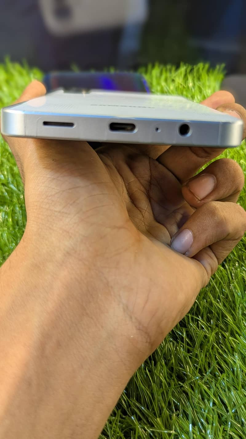Samsung Mobile A06 8