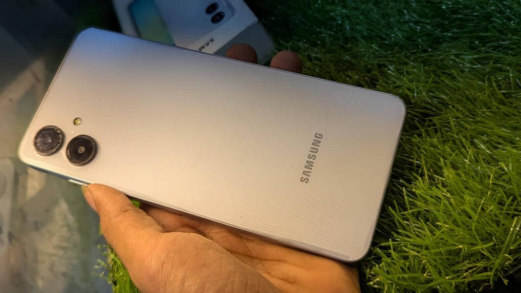 Samsung Mobile A06 9