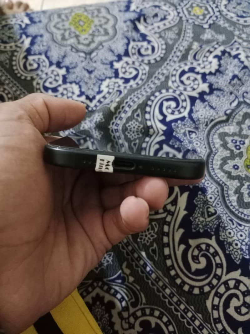 Apple iPhone 15 3