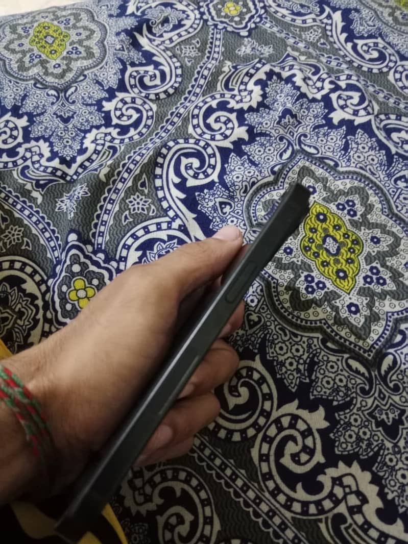 Apple iPhone 15 6