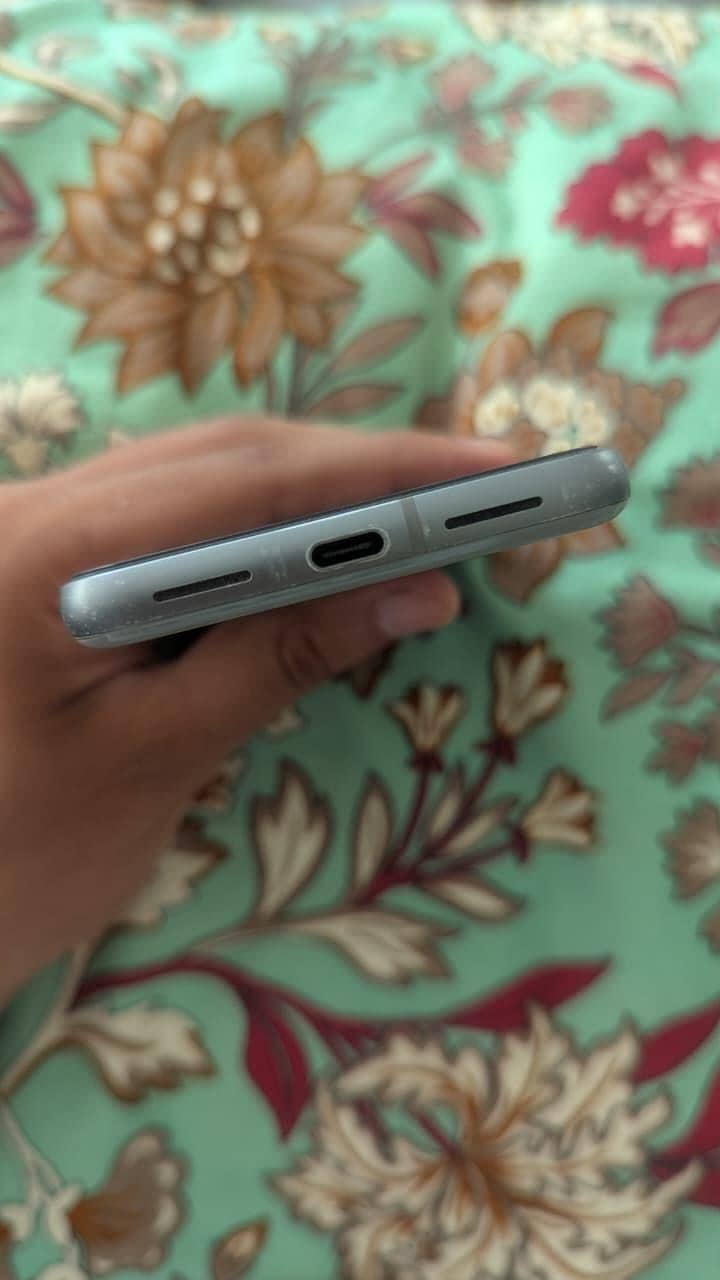 Google Pixel 8 2