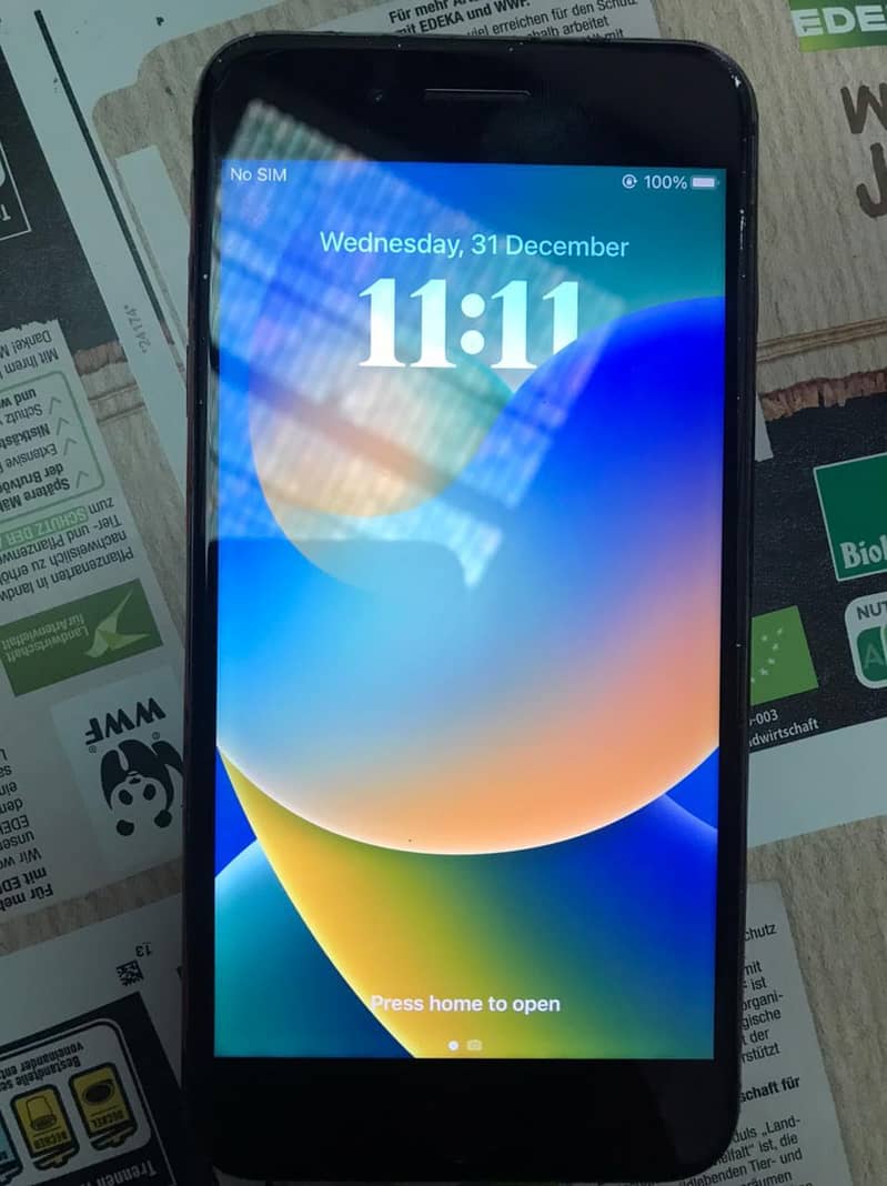 Apple iPhone 8 Plus 0