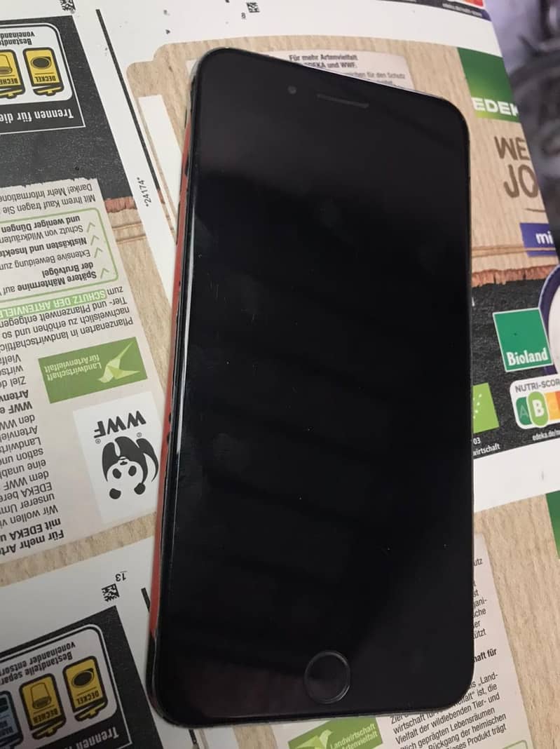 Apple iPhone 8 Plus 1