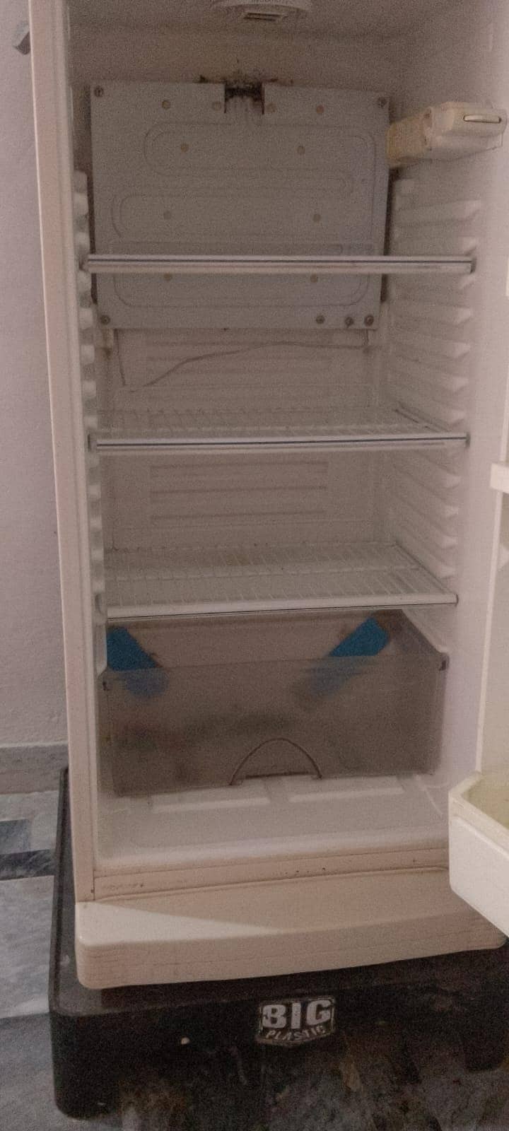 fridge 0