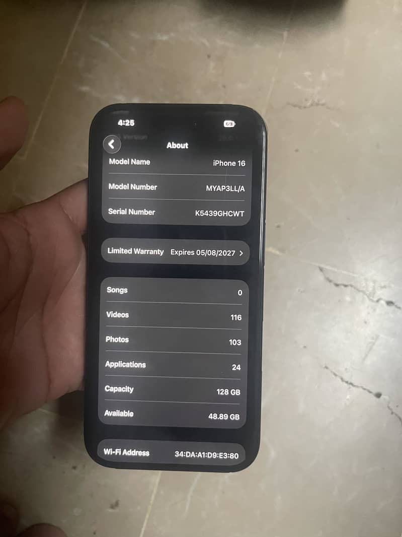 Apple iPhone 16 0