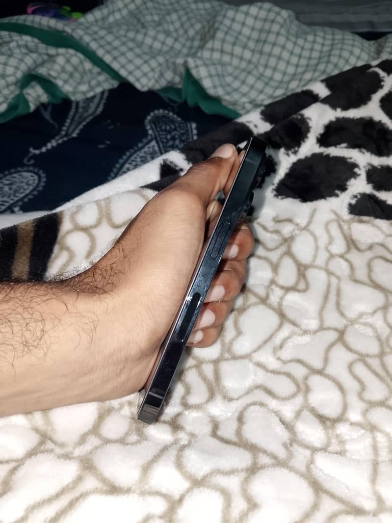 iphone 14 pro 2