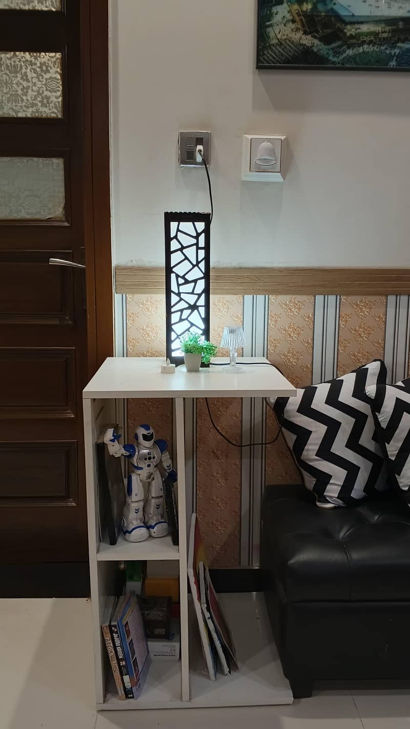 White study table 0