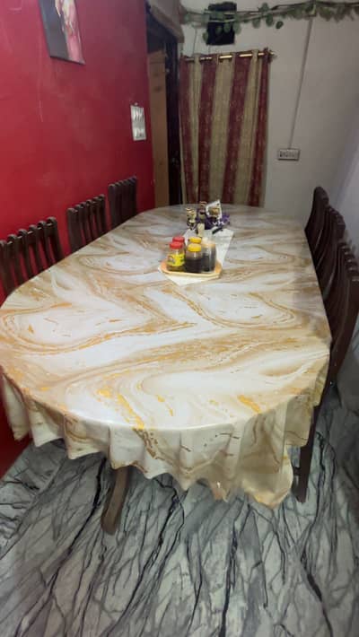 Dinnig table