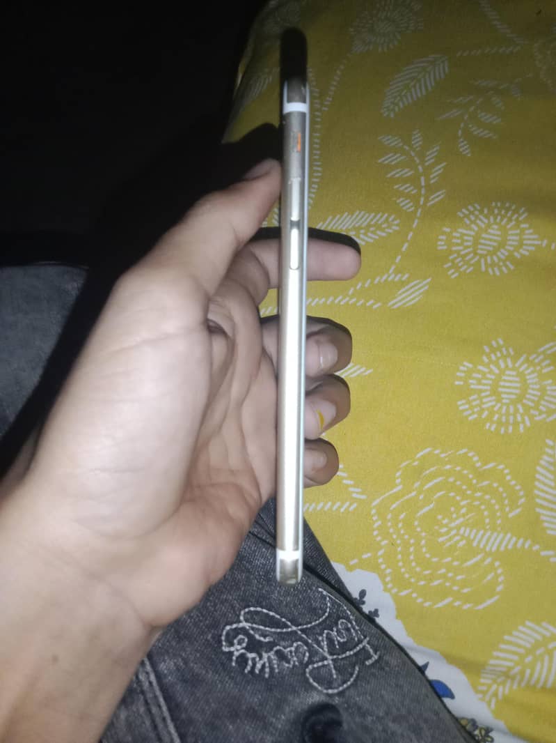Apple iPhone 6 4