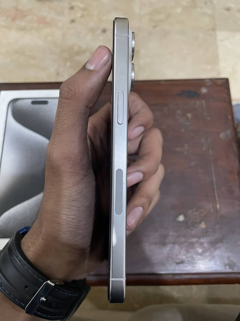 Apple iPhone 15 Pro Max 5