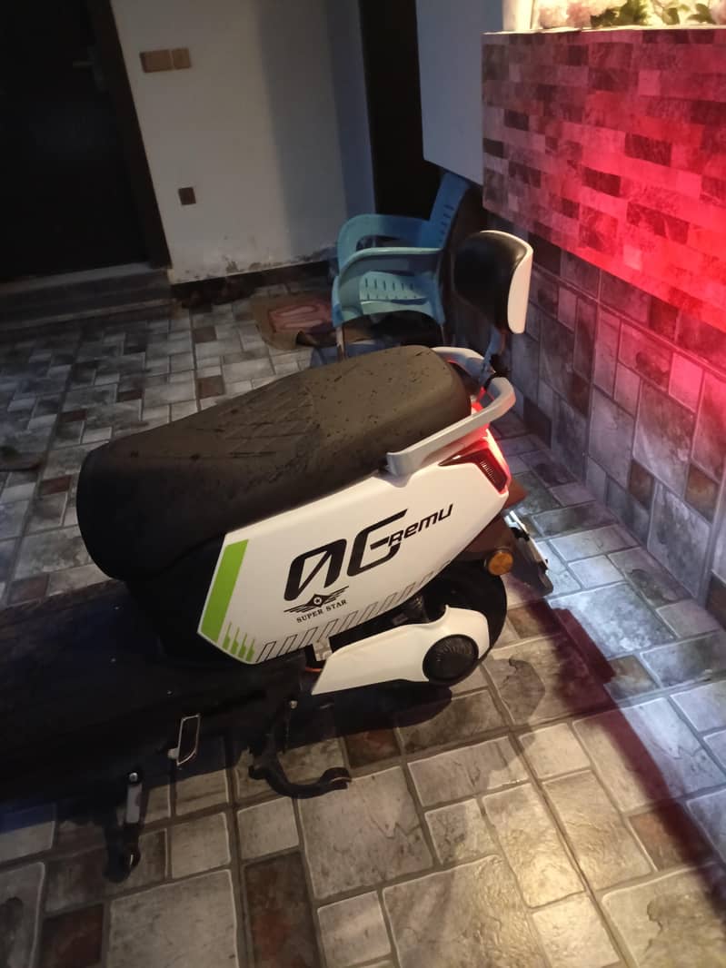 scooty 3