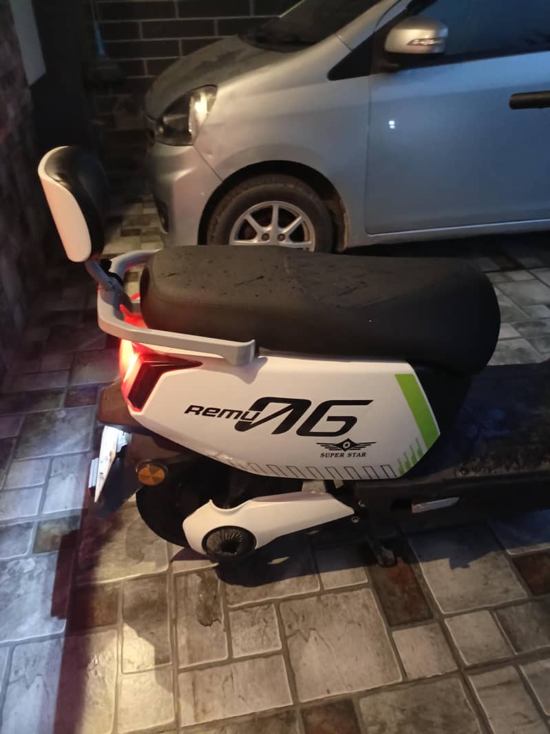 scooty 5