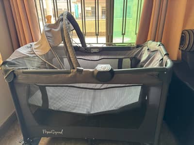 Baby cot/ baby bassinet