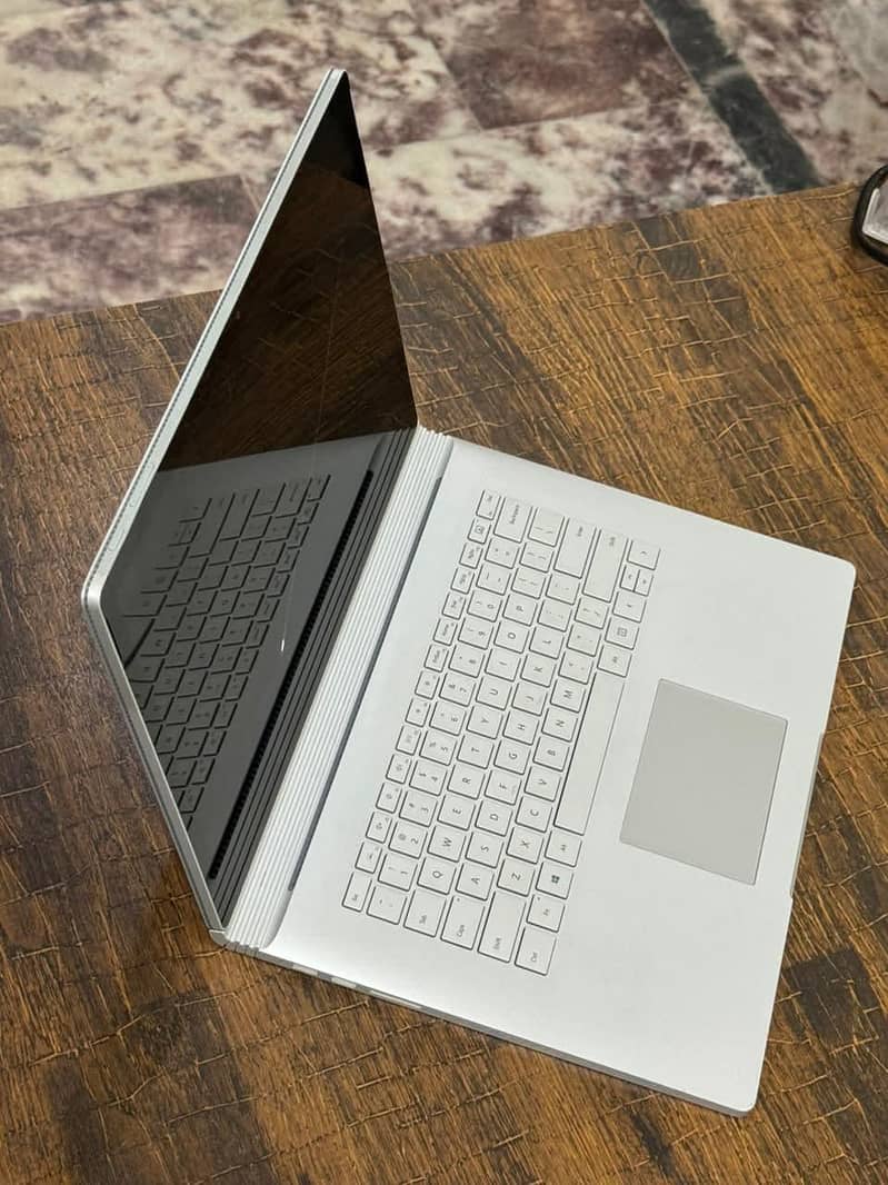 Microsoft Surface Book 3 1