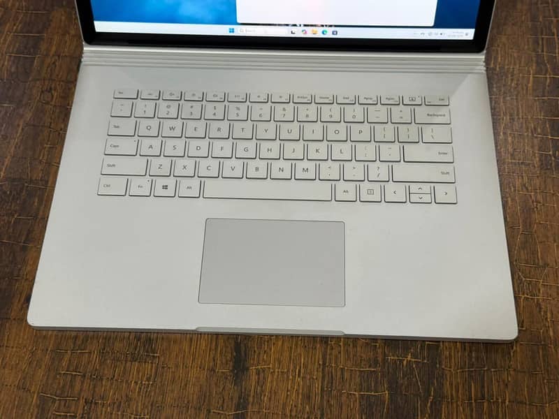 Microsoft Surface Book 3 4