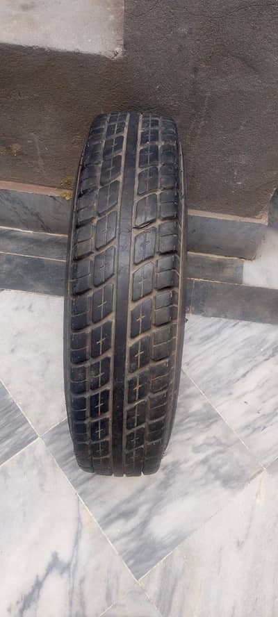 10/135 tyer for loader riksha