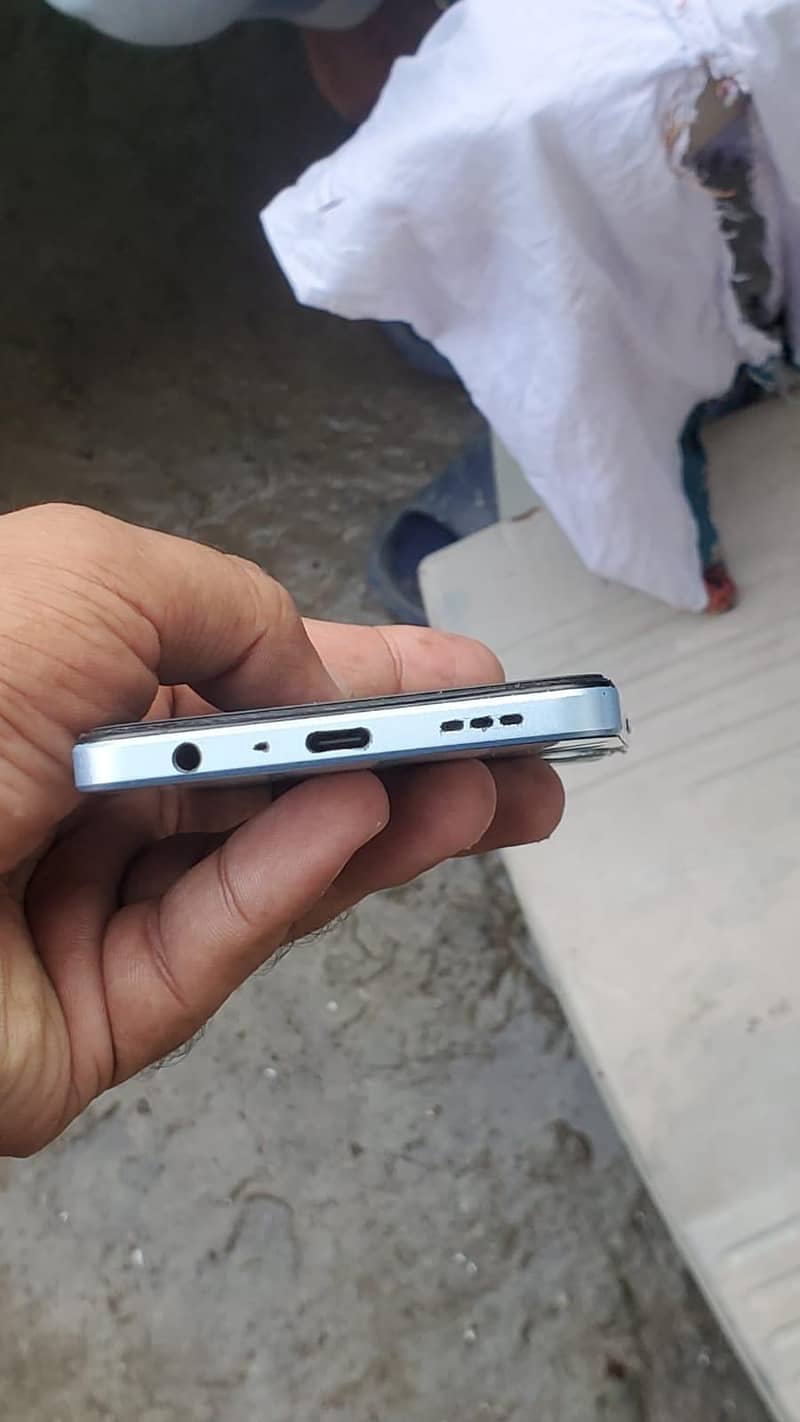 OPPO A60 7
