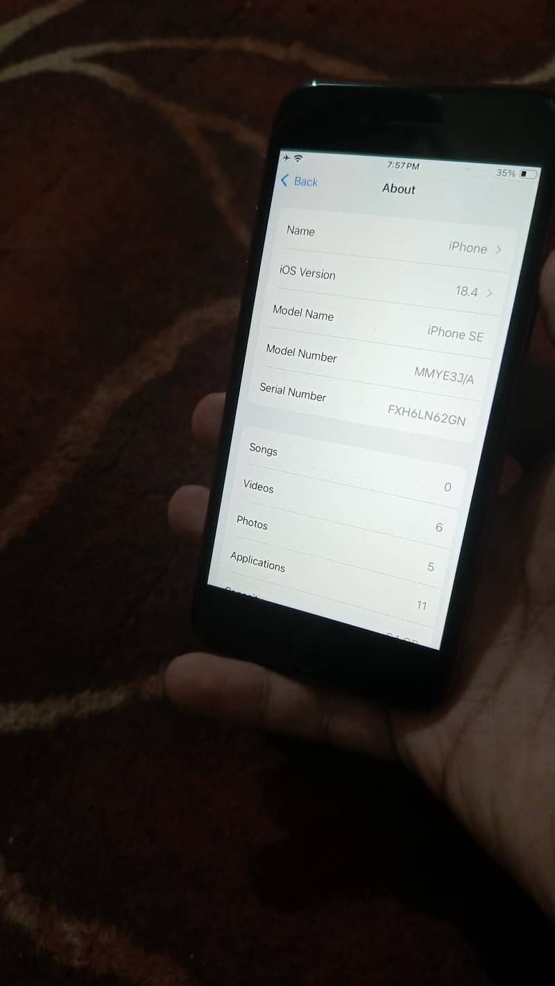 Apple iPhone SE 8