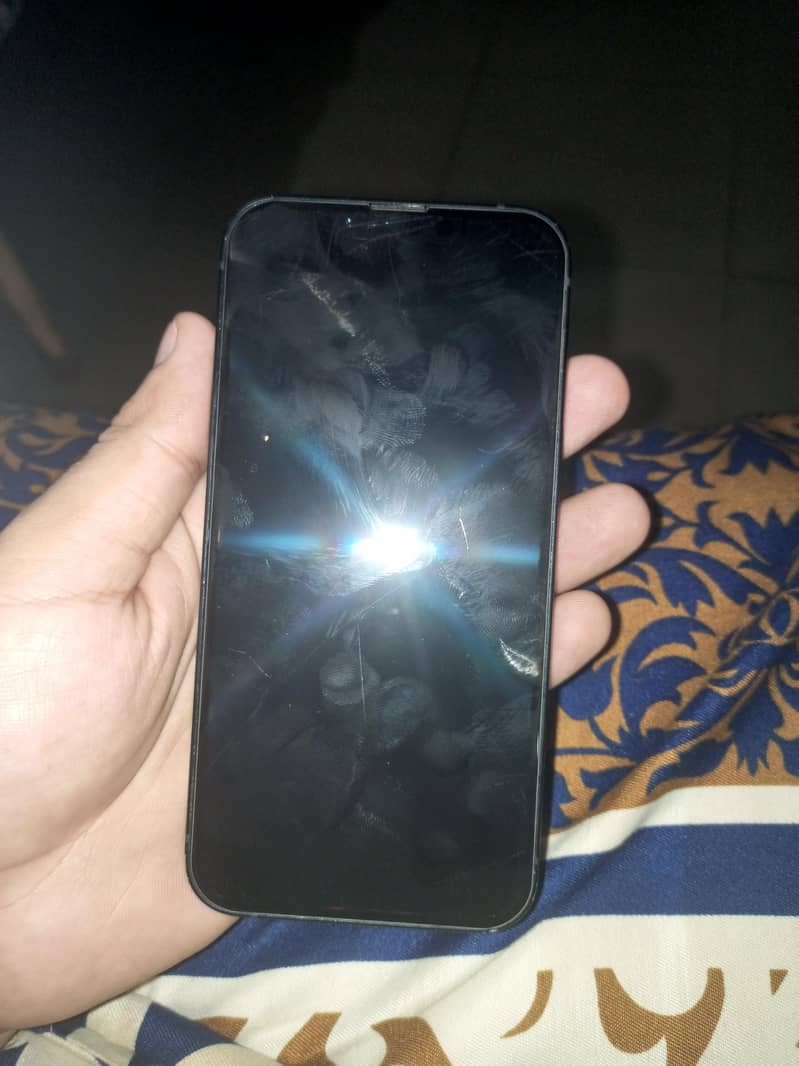 Apple iPhone 13 2