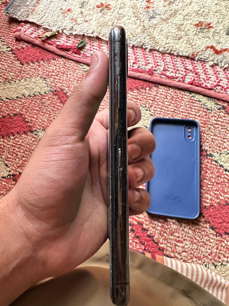 Apple iPhone X 3