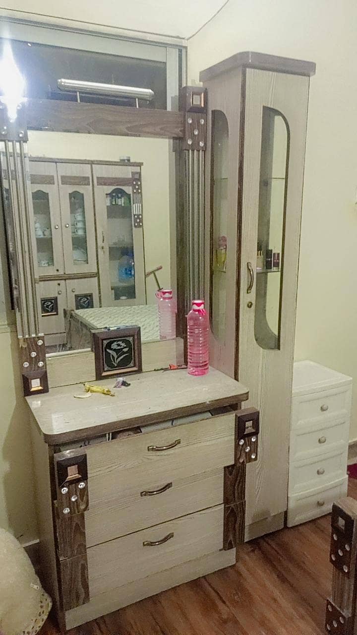 Bedroom set 4p 2