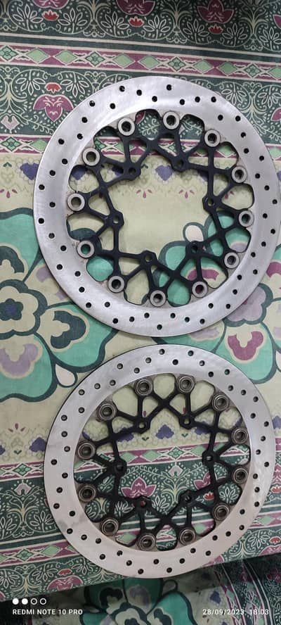 Front pair of disk rotor for Suzuki Gsxr 600 and 750