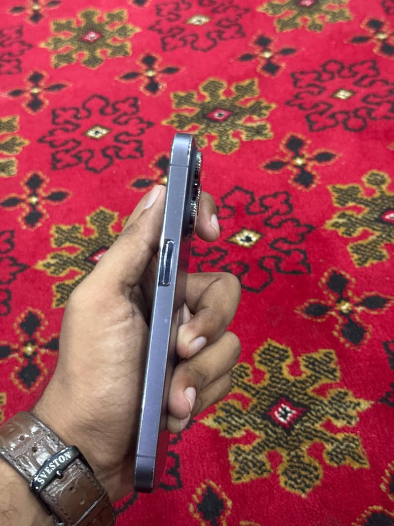 Apple iPhone 14 Pro 1