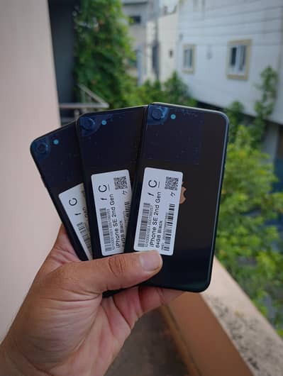 Apple iPhone SE 2020 | PTA Approved | 64gb Genuine phone