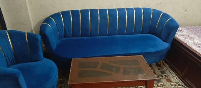 SOFA SET FOR SALE IN EXCELLENT CONDITION. 