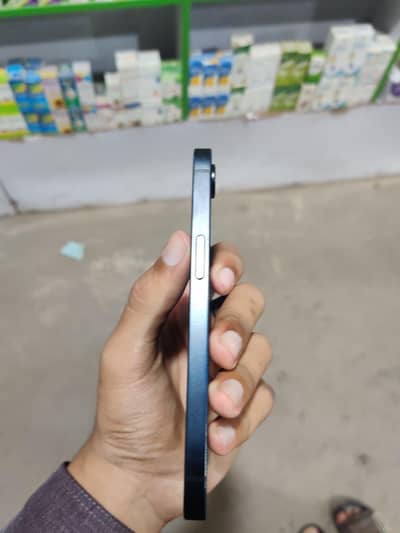 Apple iPhone 16e
