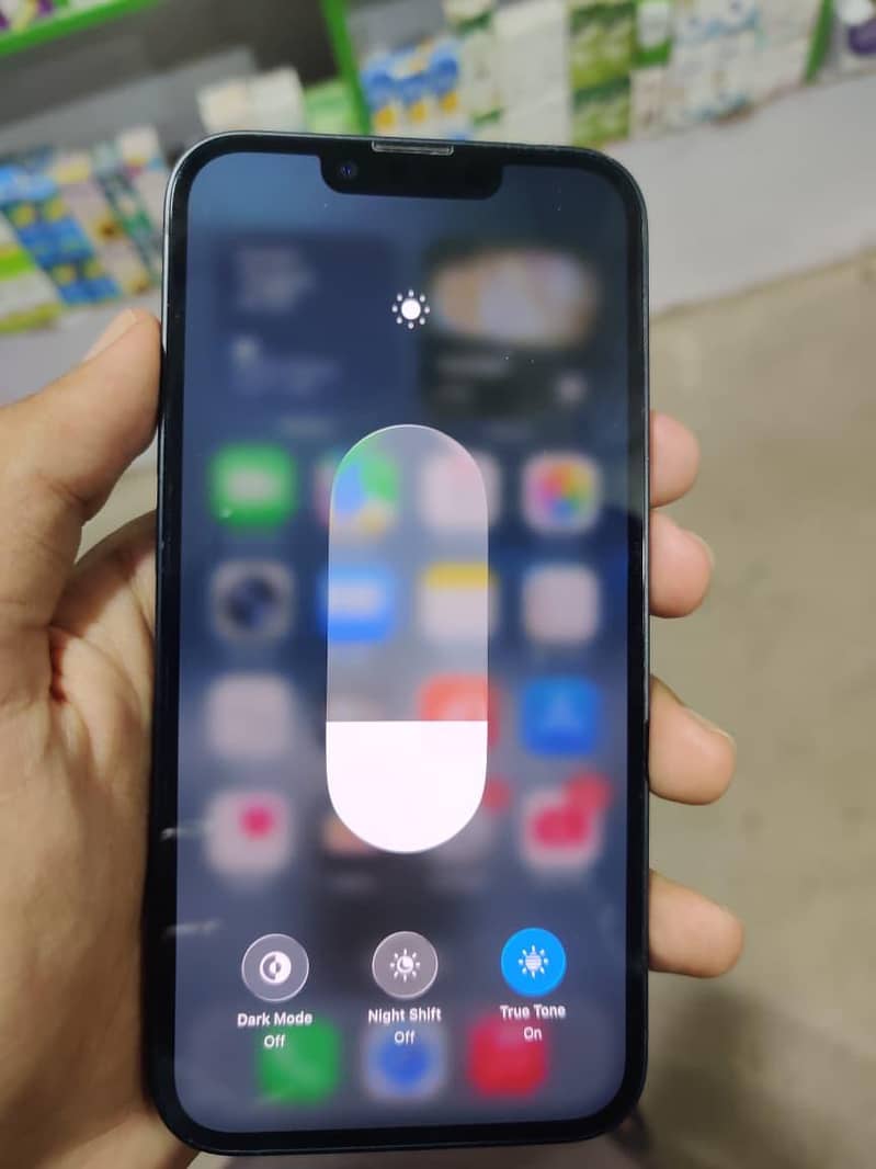Apple iPhone 16e 2
