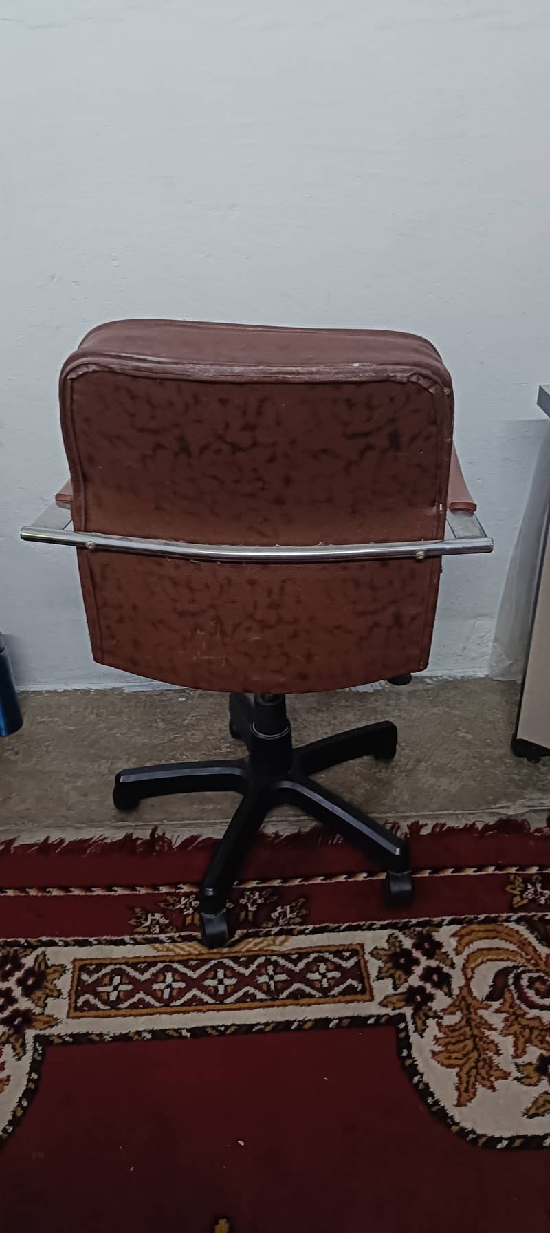 Study table and chair 9