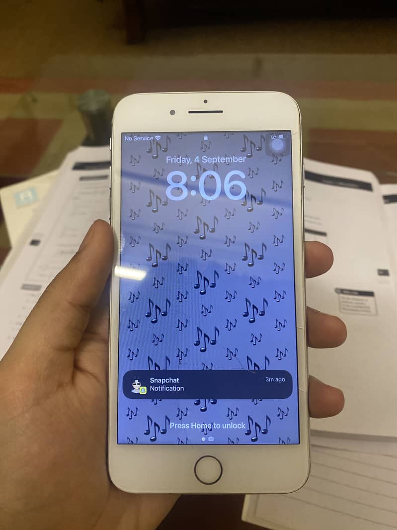 Apple iPhone 8 Plus 0