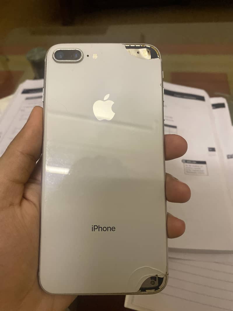 Apple iPhone 8 Plus 1