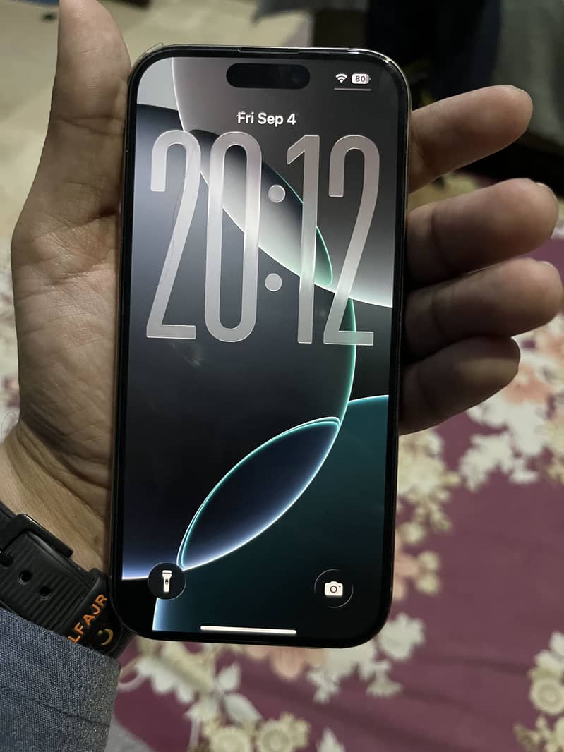 Apple iPhone 16 Pro 0