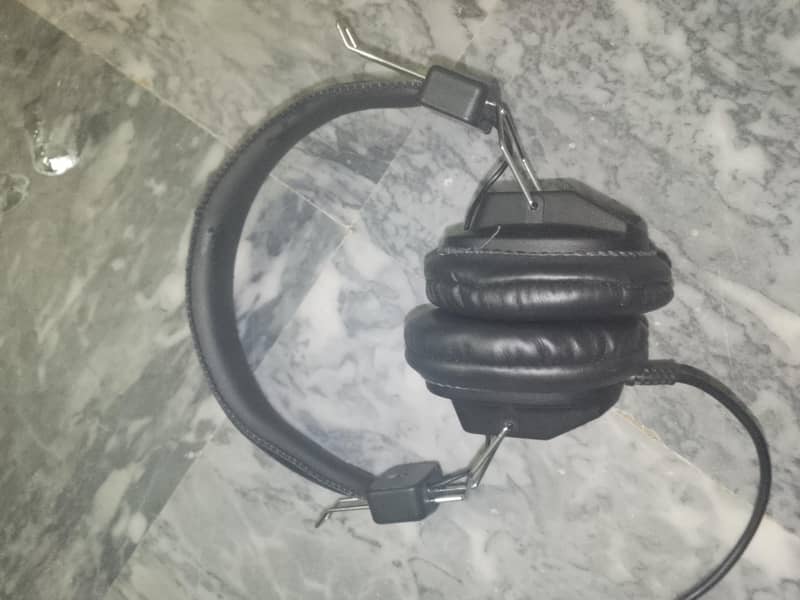 headphone 1