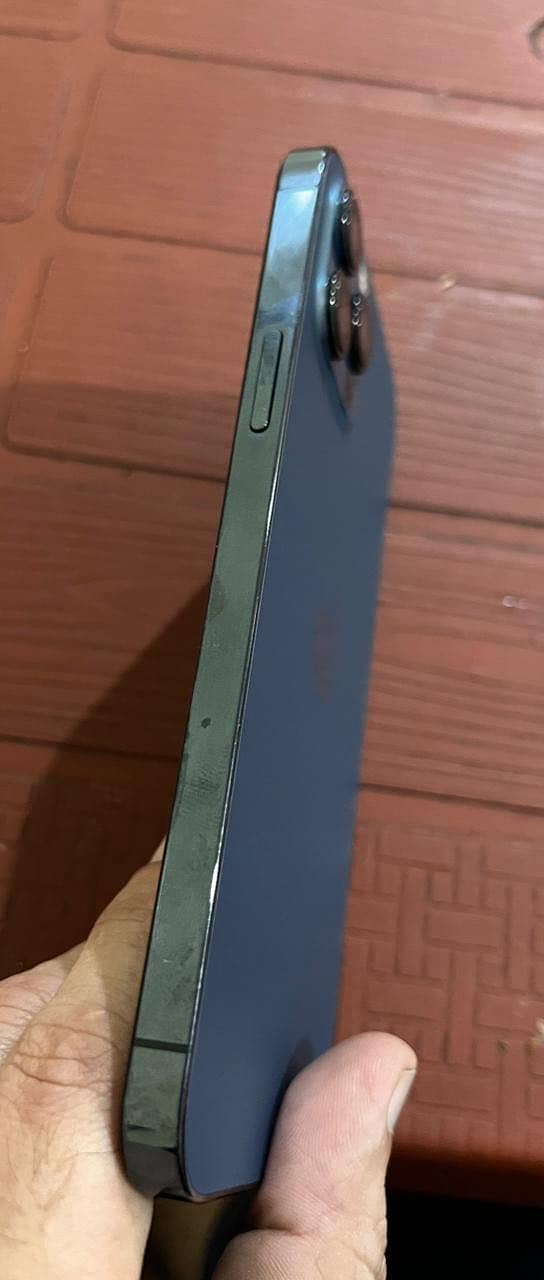 Apple iPhone 12 Pro Max 4