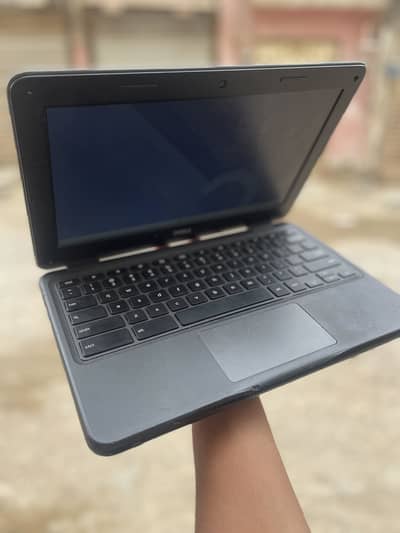 Dell 3100    4 gb 32 gb   Free delivery