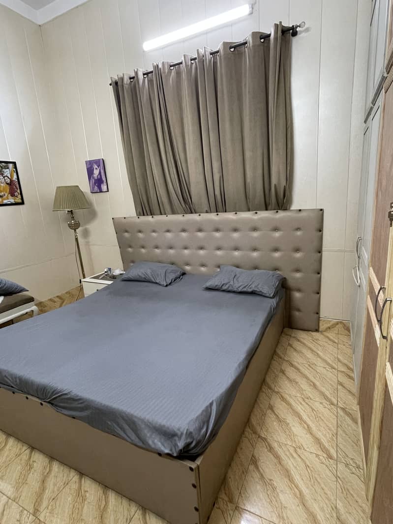 Leather bed 1