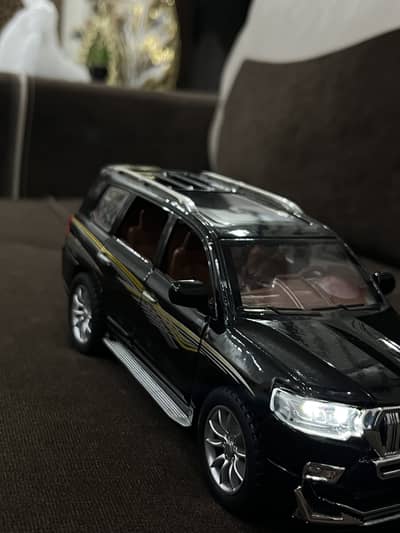Brand new l Toyota Land Cruiser prado diecast car