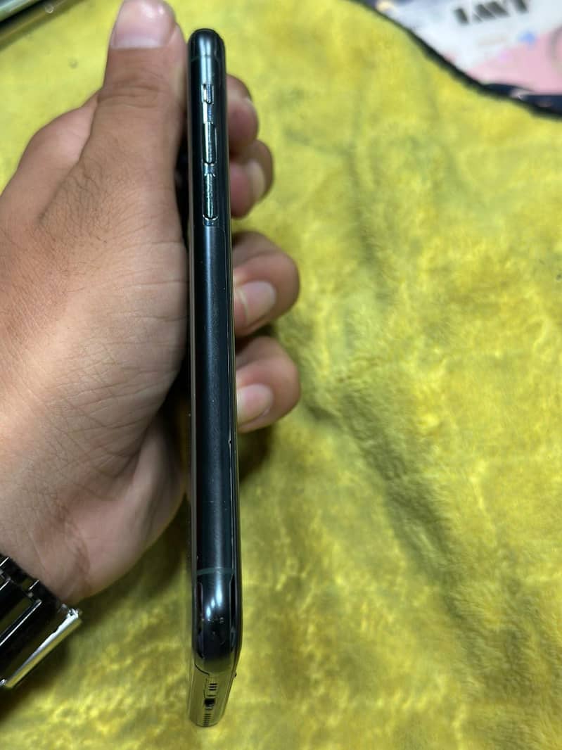 Apple iPhone 11 Pro 1