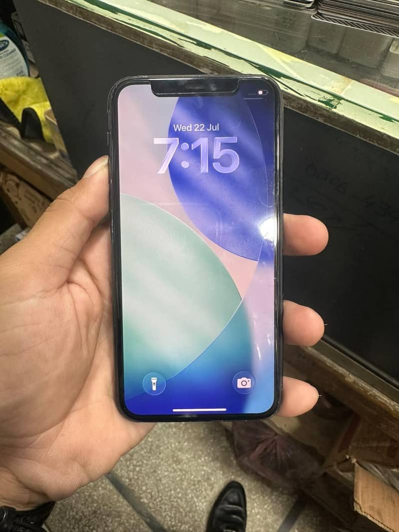 Apple iPhone 11 Pro 4