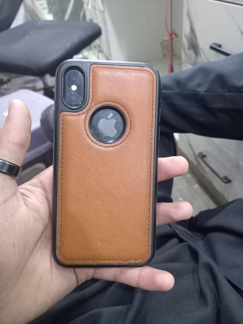 Apple iPhone X 4