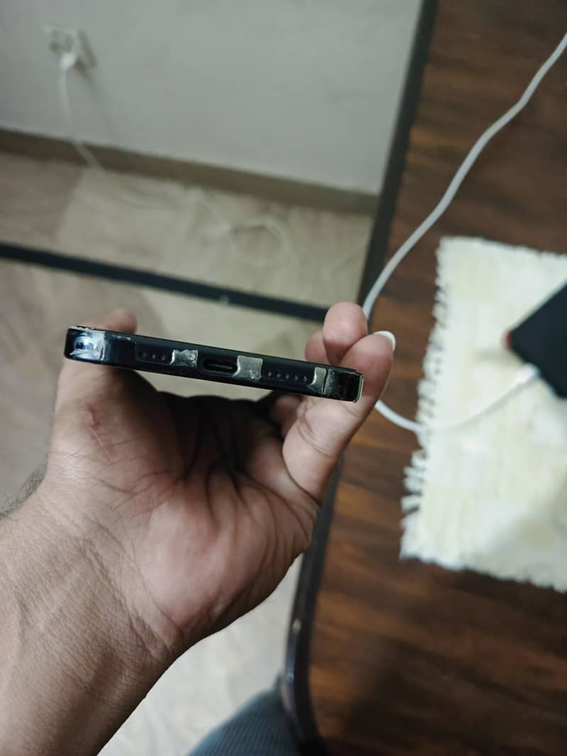 Apple iPhone 15 plus 2
