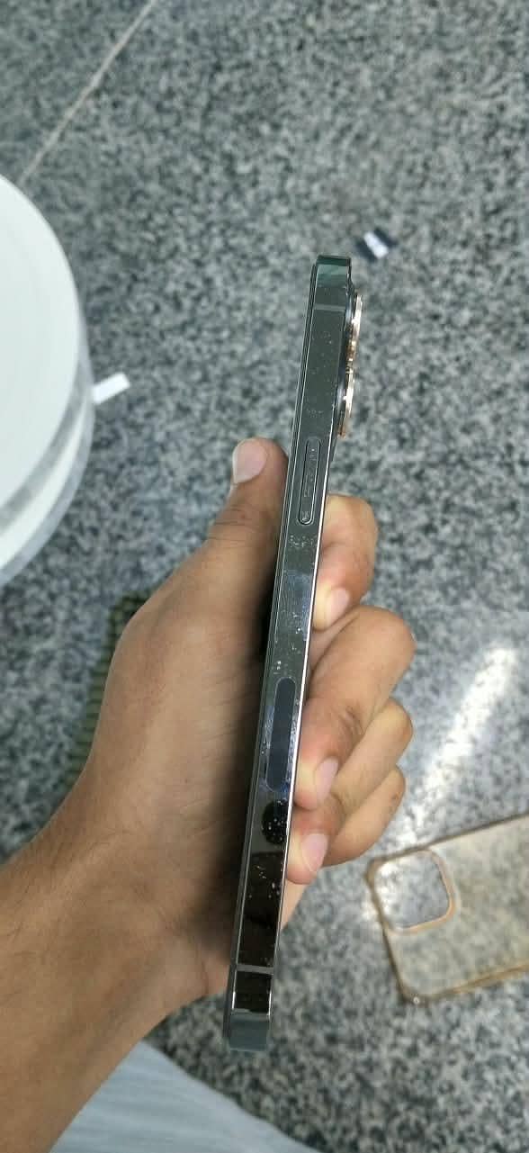 iphone 12 pro max 1